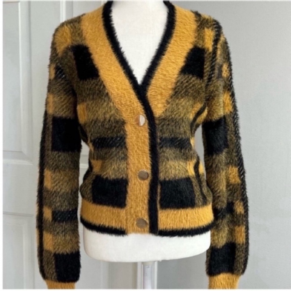 Truth Gold/Black Plaid Blue via
Cardigan Sweater Size SP